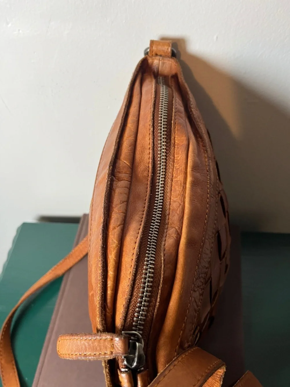 Vilenca Brown Buttery Soft Genuine Leather Basket Weave Crossbody Bag Holland - Picture 8 of 12